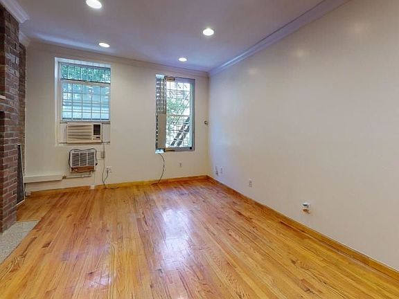 4th image of 154 Orchard St #3A