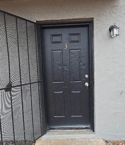 827 E Hazel Dr — Photo 5