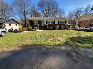 1620 Starbrook Dr, Charlotte, NC 28210