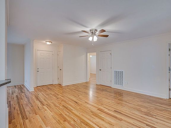 3rd image of 2412 Mercer Ct