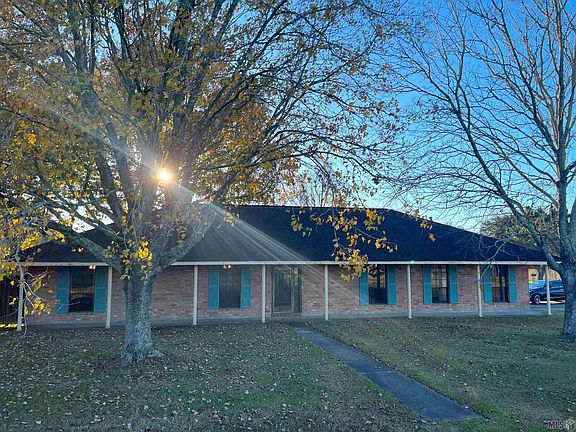 3rd image of 23940 Sherwood Dr