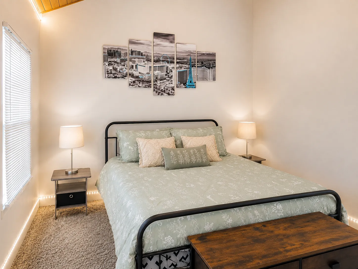 3 bed, 1400 sqft, $2,950 — Photo 1