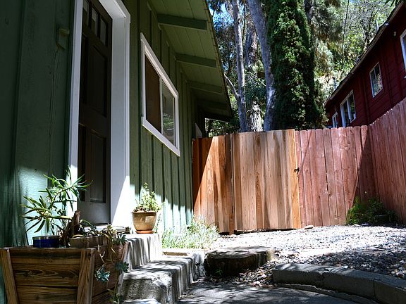 3rd image of 8520 Lookout Mountain Ave