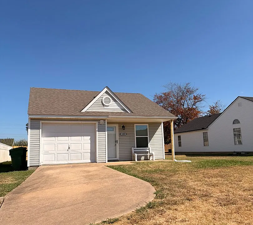 1209 W Bishop Dr