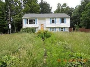 41 Colonial Rd, Douglas, MA 01516