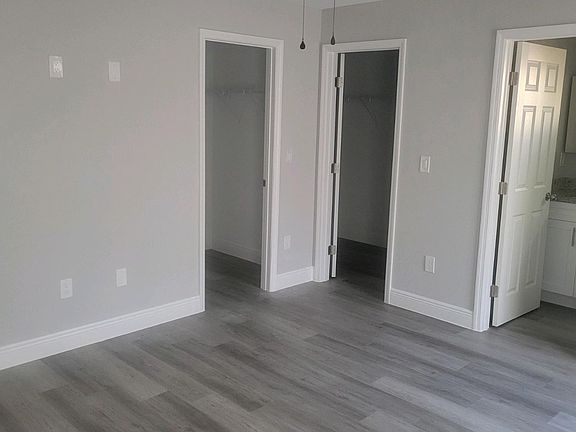 5th image of 3073 20th Ave S