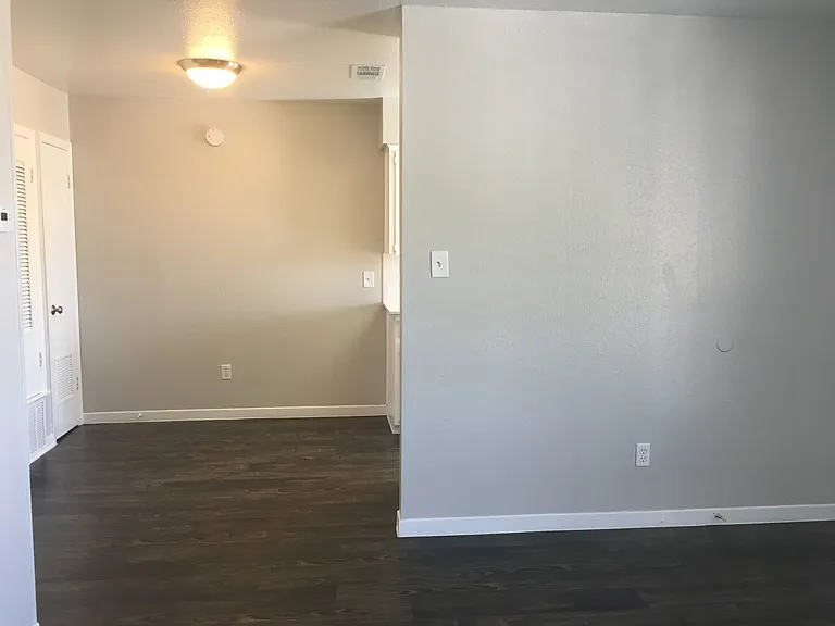 Sunshine Terrace Apts. — Photo 8