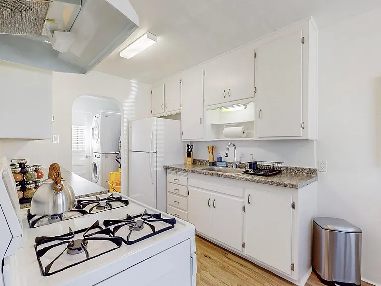5202 Marquette Ave NE — Photo 11
