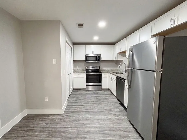 139 Avenue D SW #139 — Photo 6