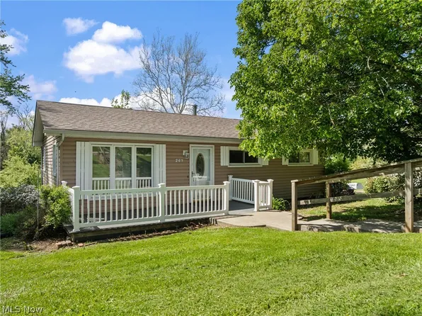 267 Kings Dr, Steubenville, OH 43952