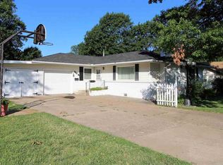 404 N Circle Dr, Wellington, KS 67152