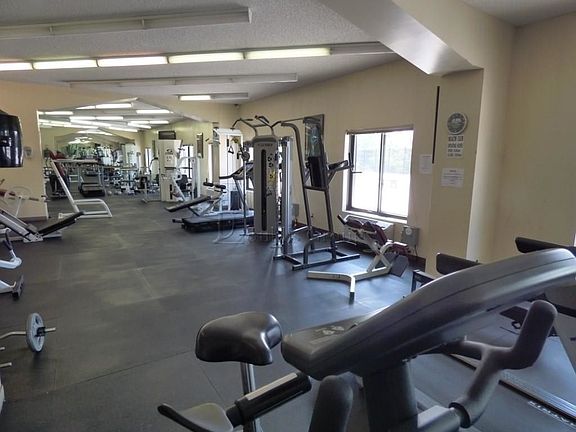 3rd image of 2540 Shore Blvd APT 14B