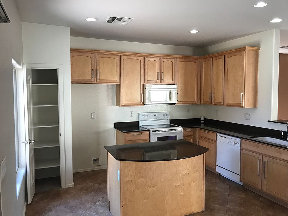 1st image of 2700 E Chester Dr