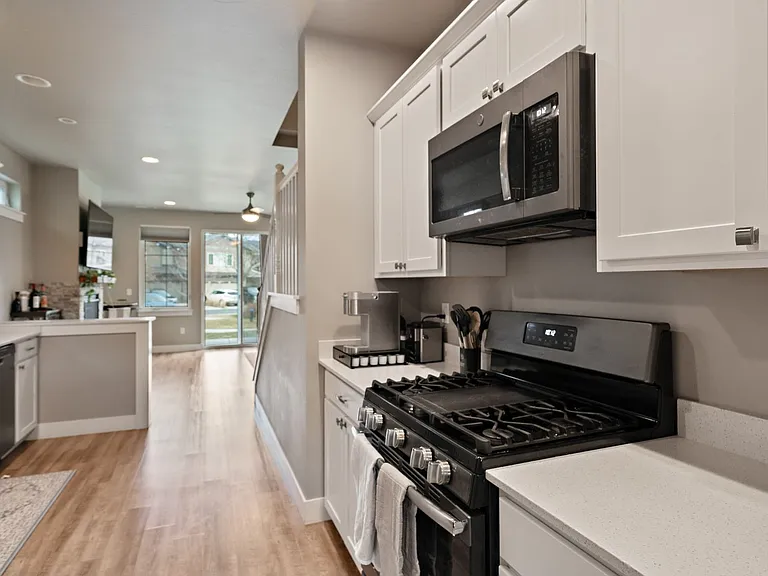 3083 Lori Ln — Photo 12