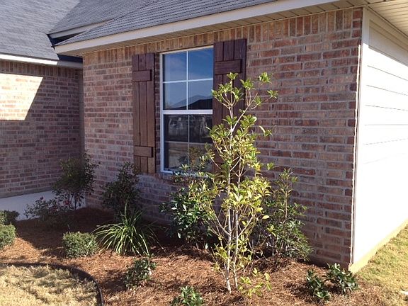 2nd image of 605 Bloomington Ln