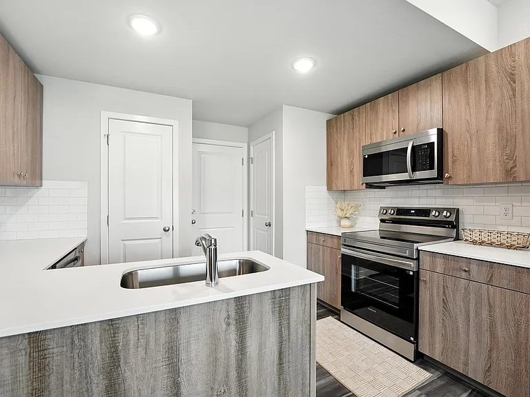 Barry West Townhomes — Photo 50