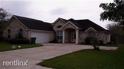 5th image of 829 Quail Hollow Dr