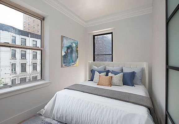 3rd image of 130 E 37th St #4N