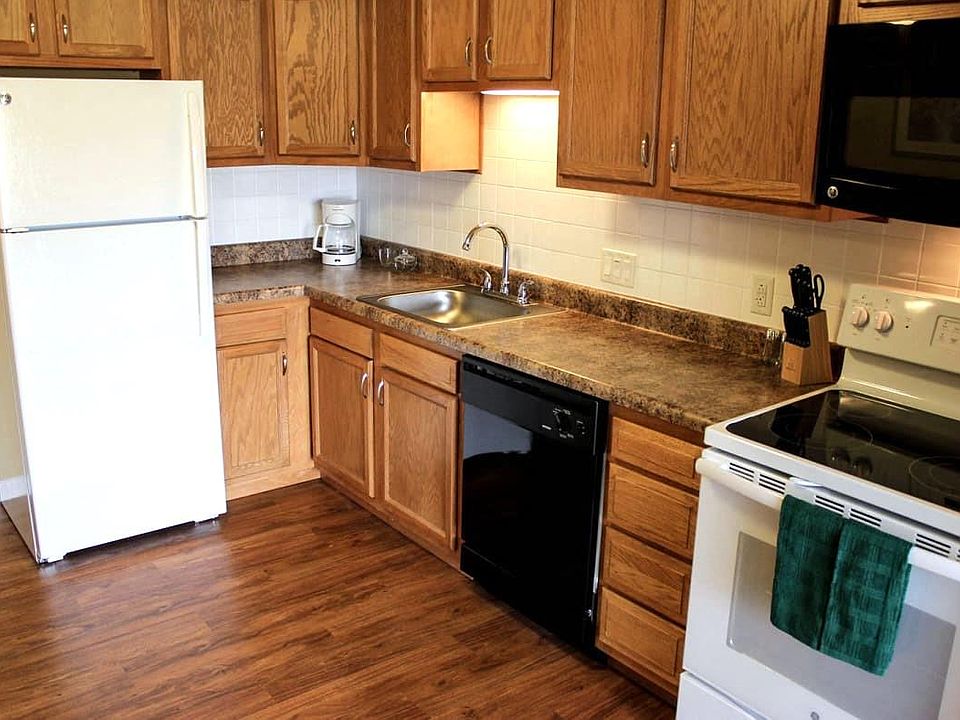 Hallmark Village Apartment Rentals Hamburg, NY Zillow