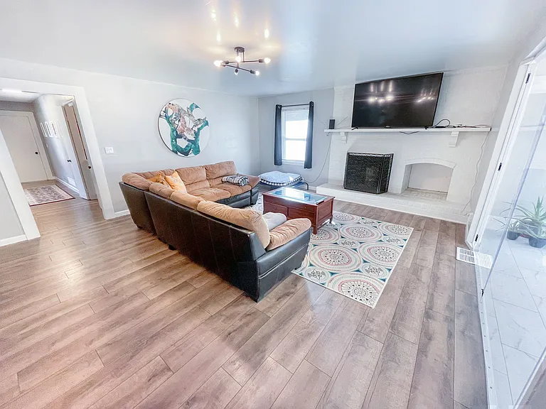 1300 Stillmeadow Rd SW — Photo 6
