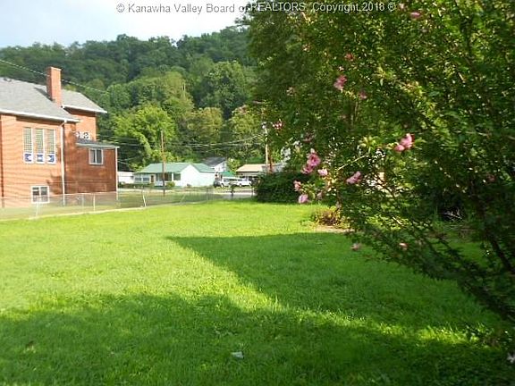 2nd image of 453 Campbells Creek Dr