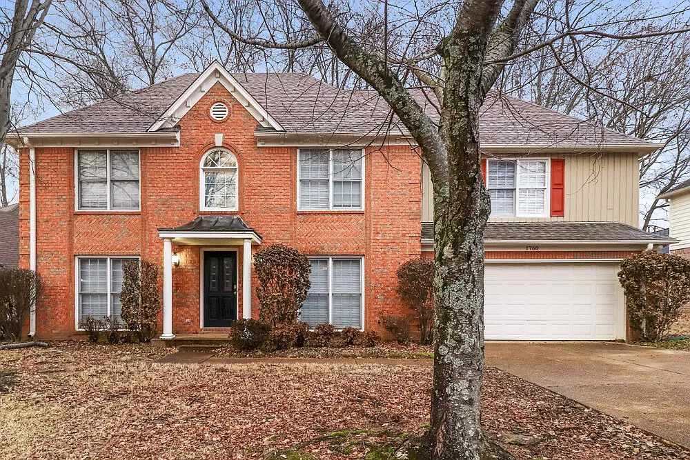 4 bed, 2.5 bath, 2640 sqft, $2,195 — Photo 1