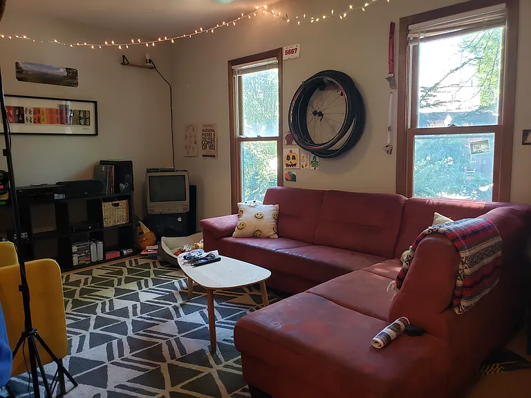 816 E Johnson St — Photo 3