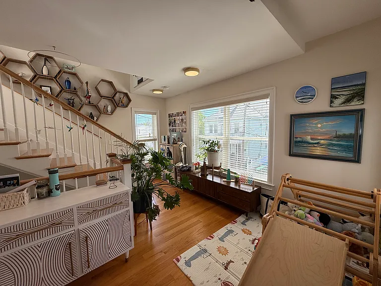 24 Shapley Ave #2 — Photo 14