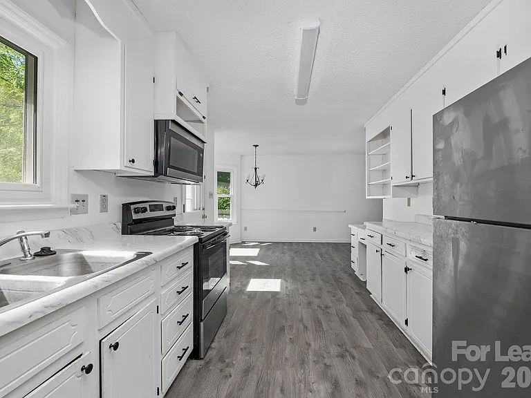 21014 Pine Ridge Dr — Photo 15