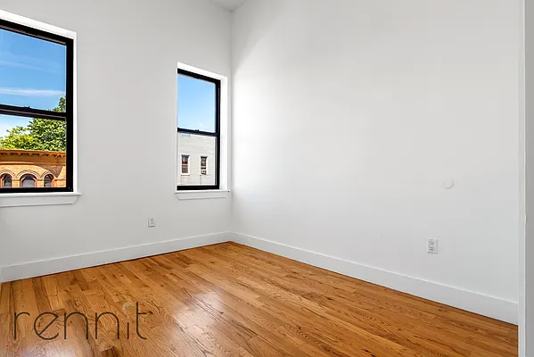 Rented by Rennit Inc. | media 4