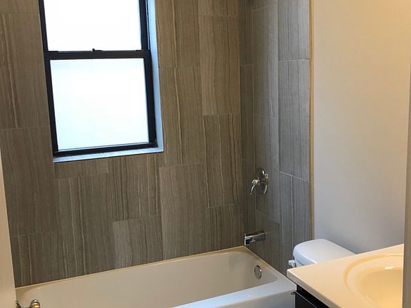 4th image of 2440 W North Shore Ave #2