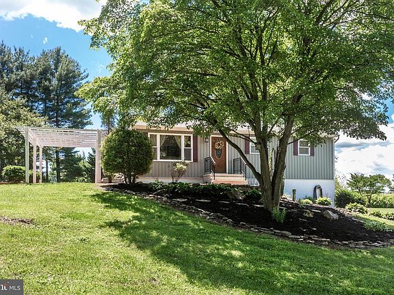 3rd image of 1244 Cherrytown Rd