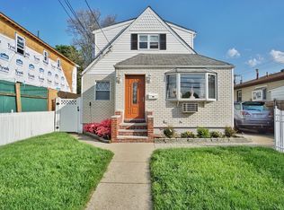 416 McClean Ave, Staten Island, NY 10305