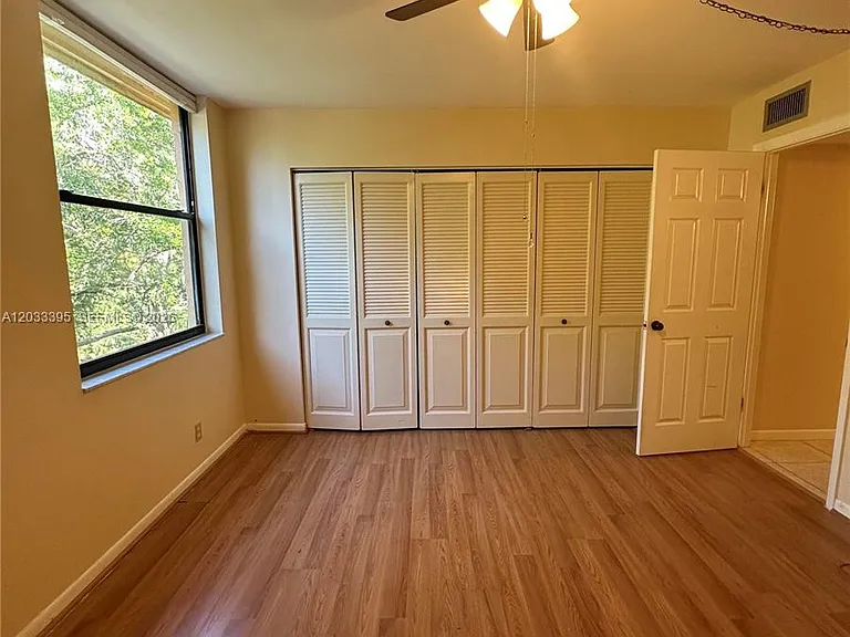 400 Commodore Dr #308 — Photo 8