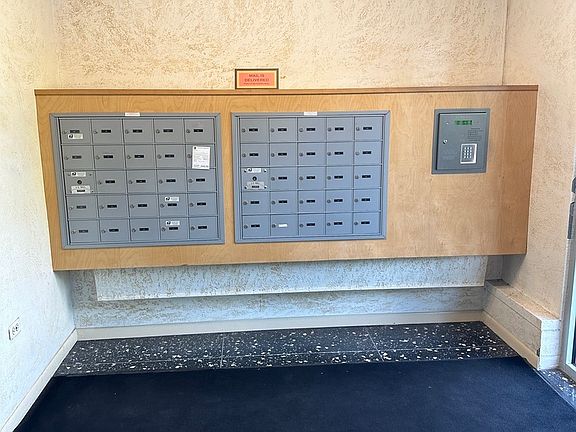 3rd image of 8210 Elmwood Ave APT 111