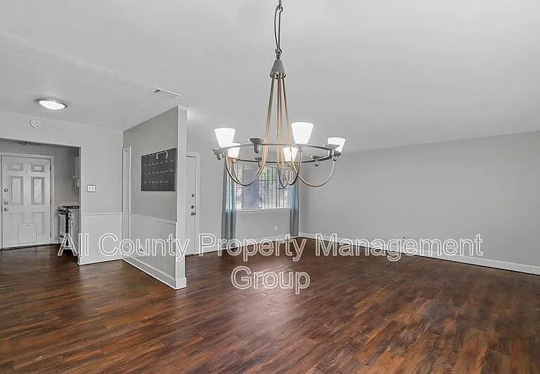 2504 S Fielder Rd — Photo 3