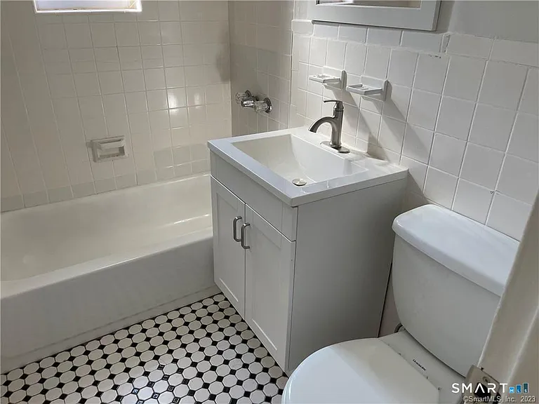 50 Mencel Cir #C — Photo 7