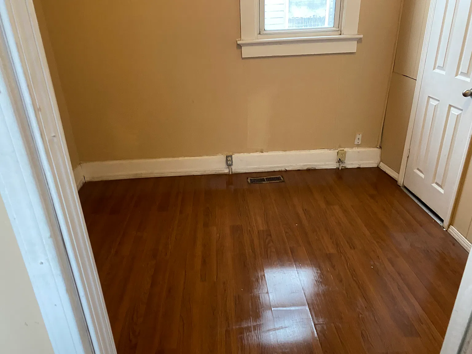 2 bed, 900 sqft, $725 — Photo 3