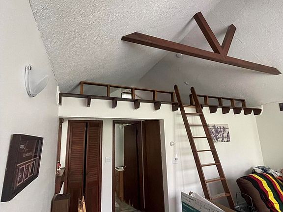 5th image of 3018 Oakland St