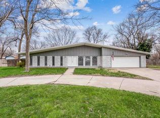 515 S Byron Rd, Wichita, KS 67209