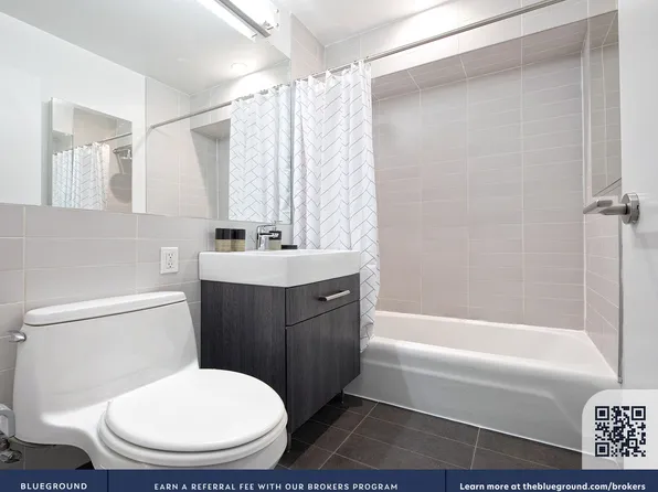 101 West 15th Street image 9 of 47