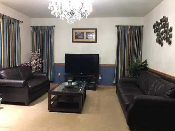 105 Arlen Rd, Stroudsburg, PA 18360