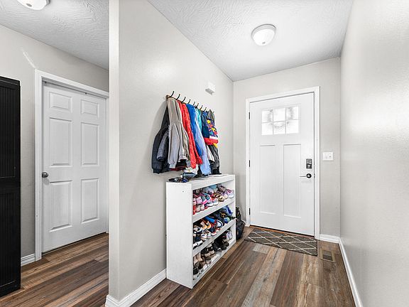 4th image of 229 Velma Drive
