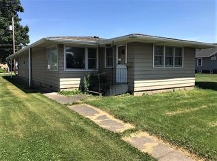 220 N 3rd St, Effingham, IL 62401