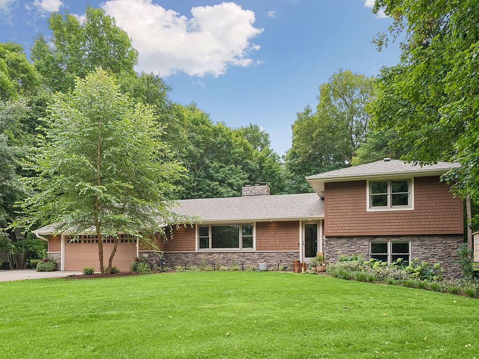 1st image of 27885 Woodside Rd
