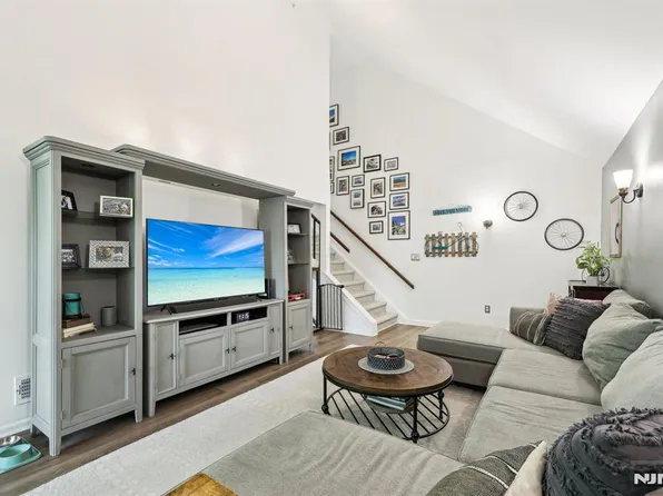 510 Mark Twain Way, Mahwah, NJ 07430