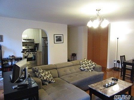 3rd image of 6505 Yellowstone Blvd APT 1F