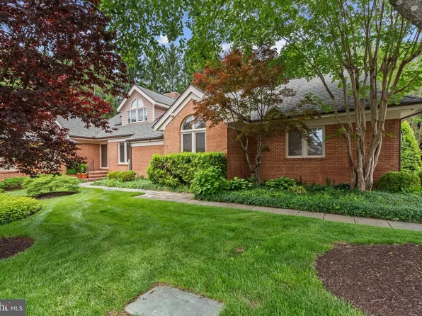 2 Fieldspring Ct, Lutherville Timonium, MD 21093