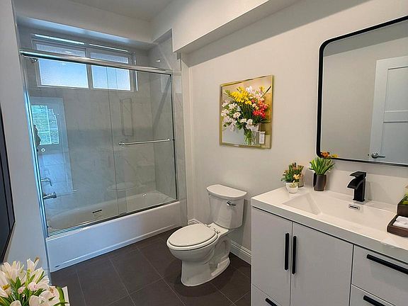 5th image of 7120 Bellaire Ave APT 206