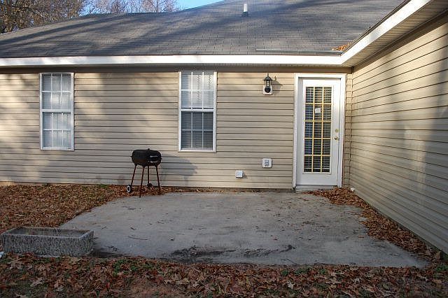 2nd image of 142 Redbud Dr